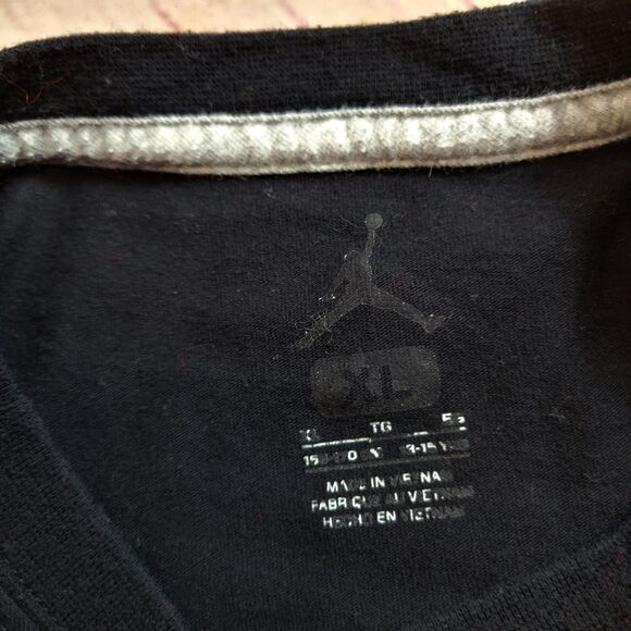 Jordan shirt elephant print sleeves XL youth - Picture 3 of 3